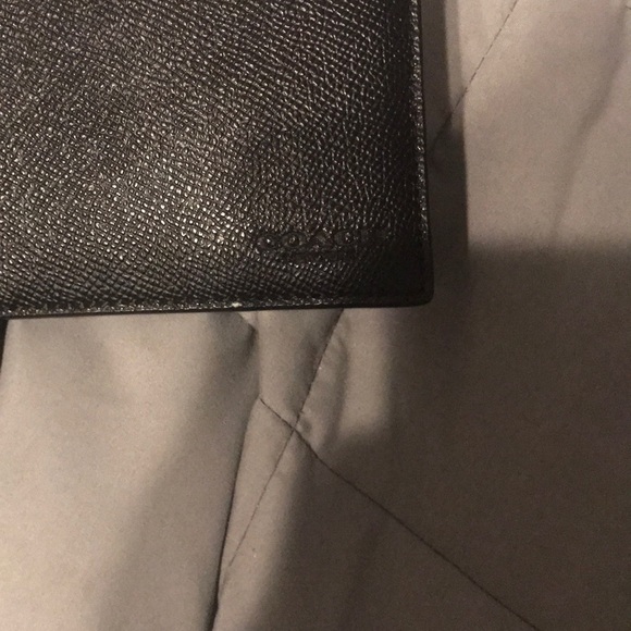 Authentic 2017 Coach Wallet in great condition - Picture 6 of 7